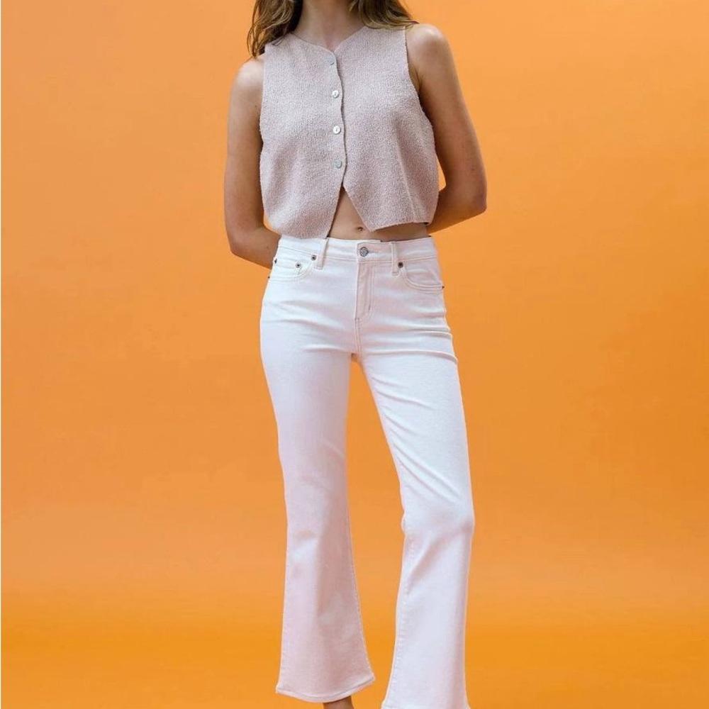 New Daze Denim Low-Rise Cream Crop Jeans 26